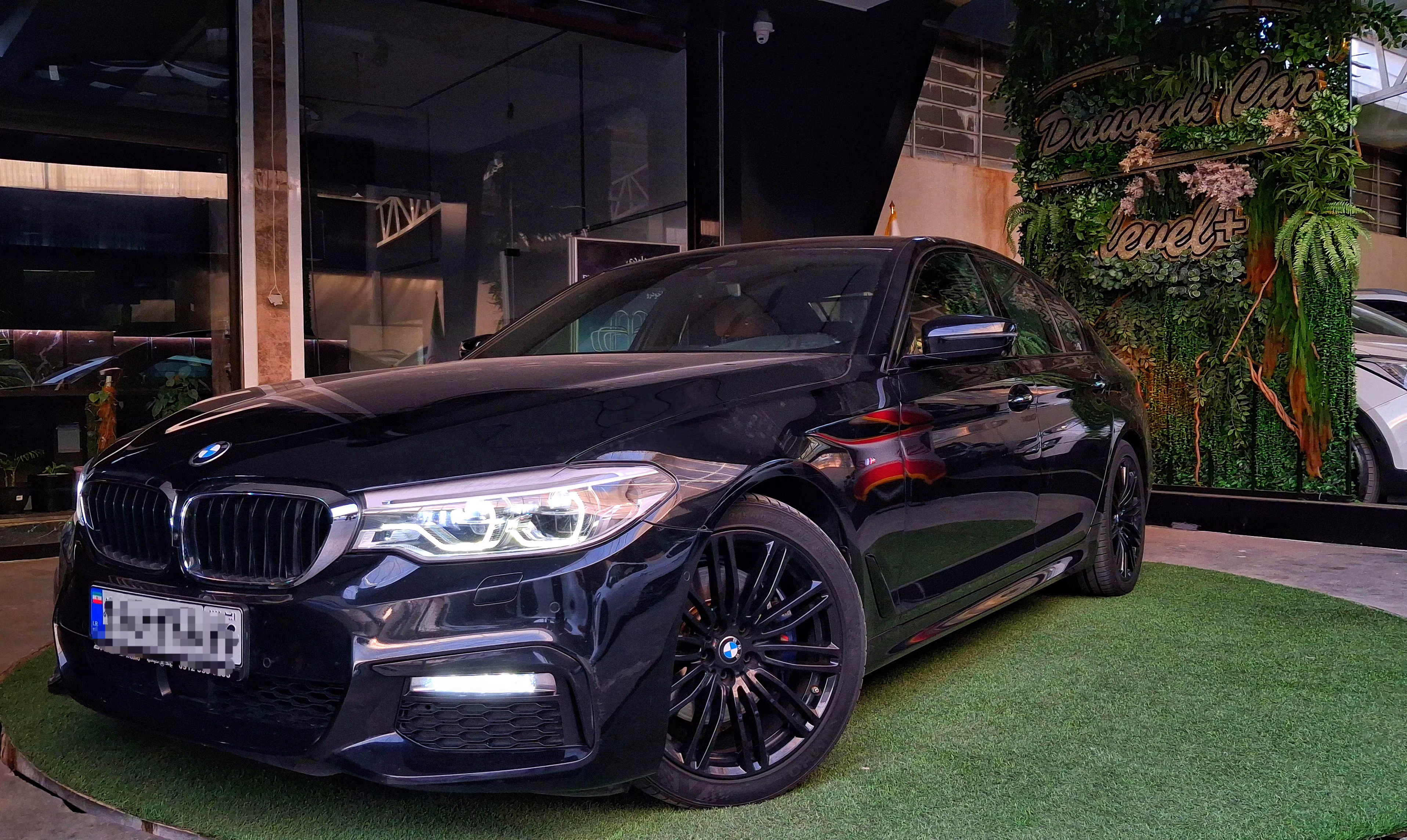 بی ام و 530 i