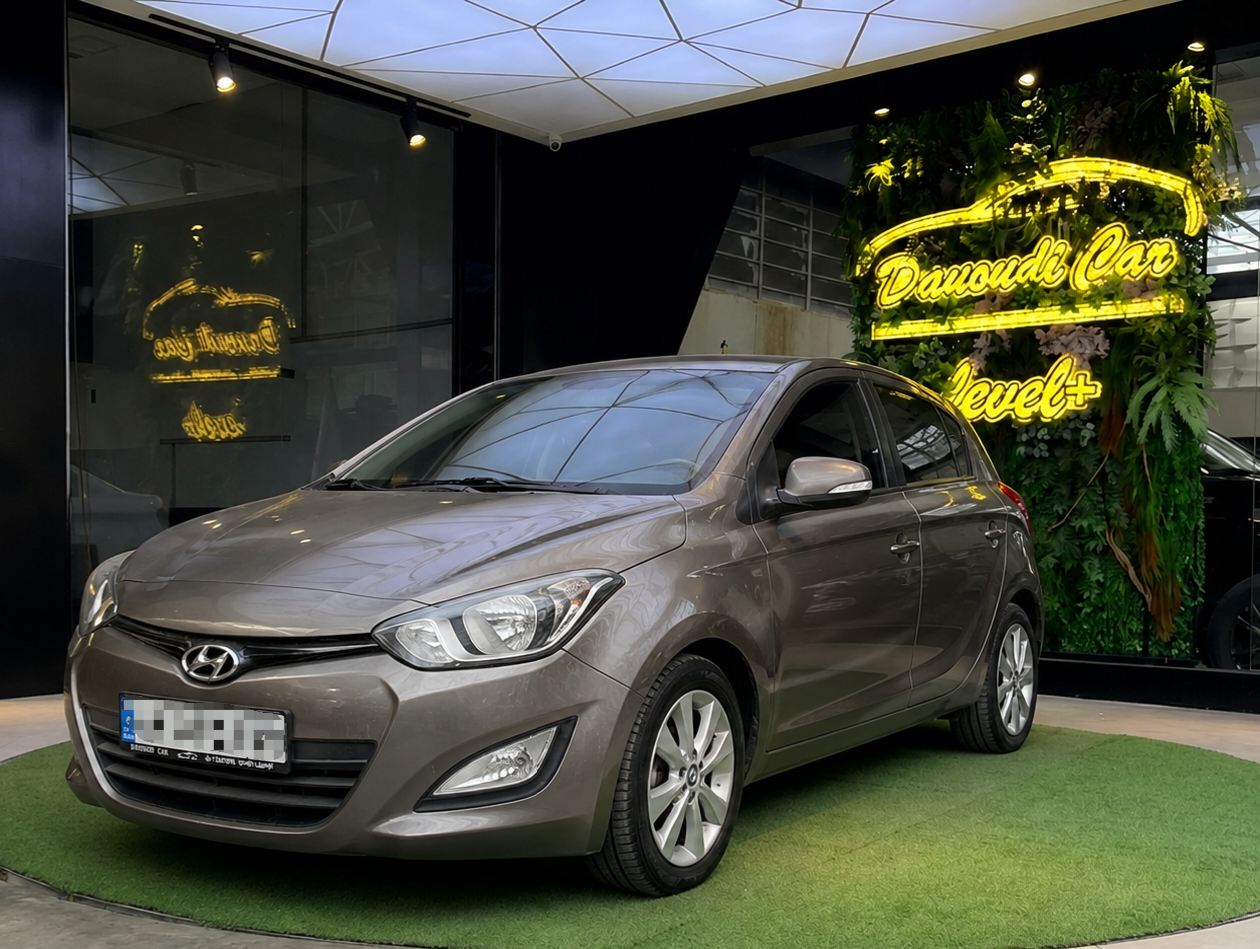 هیوندای i20